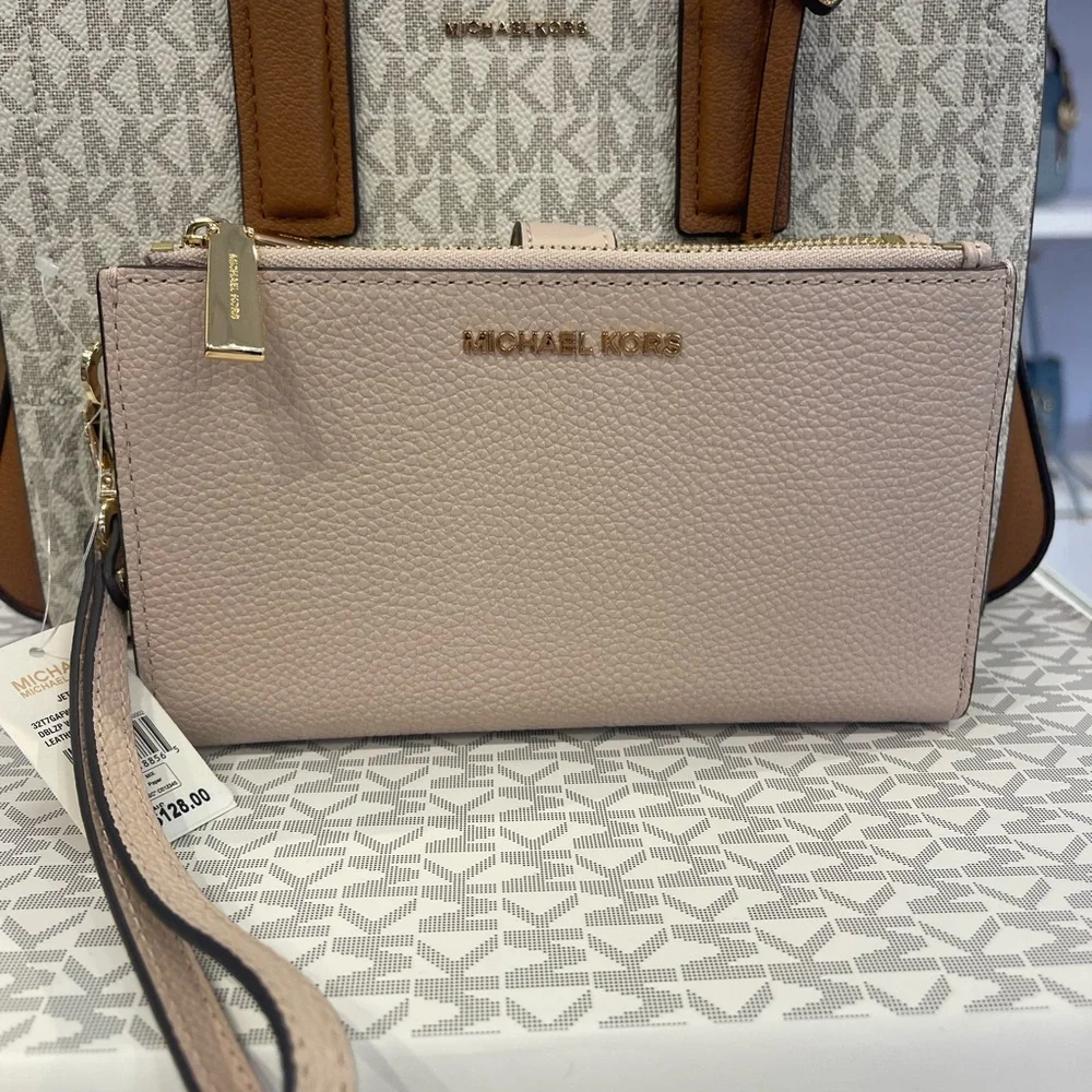 MICHAEL KORS Adele Leather Smartphone Wallet Double Zip wristlet Soft Pink NWT